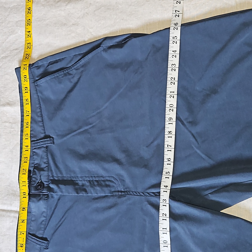 Travis Mathew Indigo Casual shorts size 42 Classic Bermudas Lightweight - Picture 9 of 13